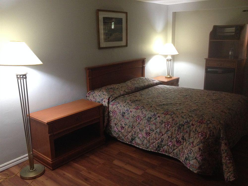 American Plaza Motel ロンドン エクステリア 写真