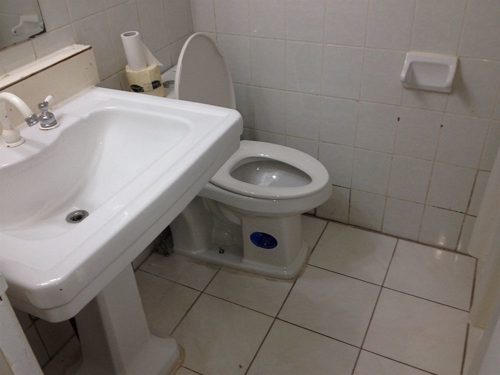 American Plaza Motel ロンドン エクステリア 写真